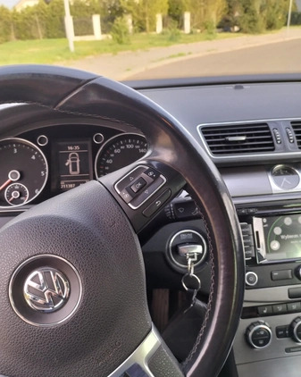 Volkswagen Passat cena 37800 przebieg: 209000, rok produkcji 2012 z Toruń małe 137